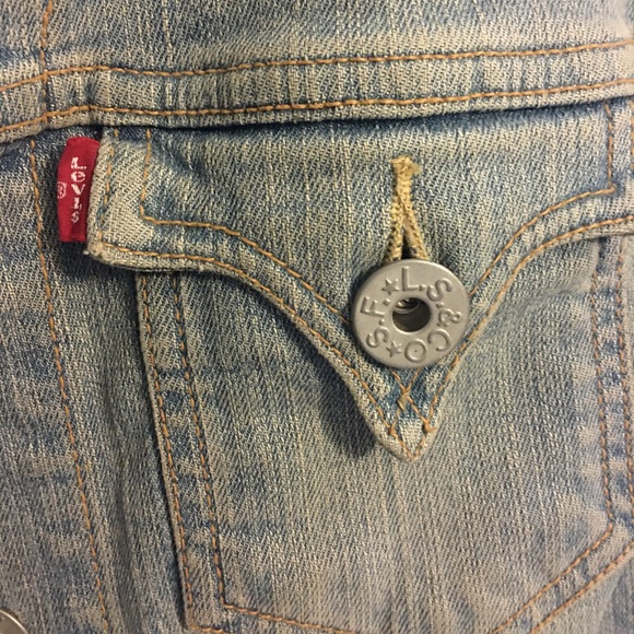 Vintage Levi’s Denim Jacket - Picture 3 of 4